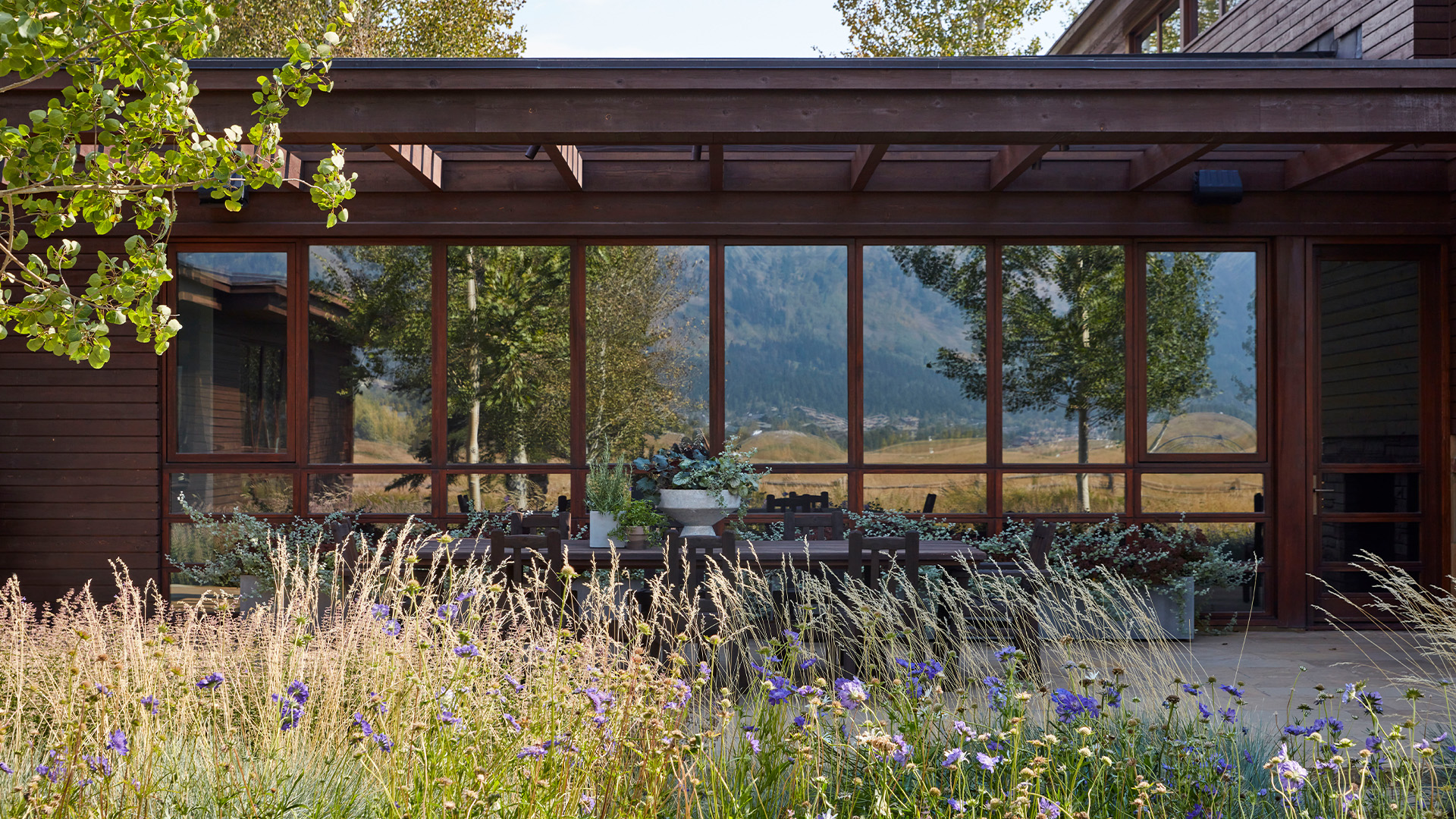 Robbins-Architecture-Jackson-Hole-Retreat-Hero-1