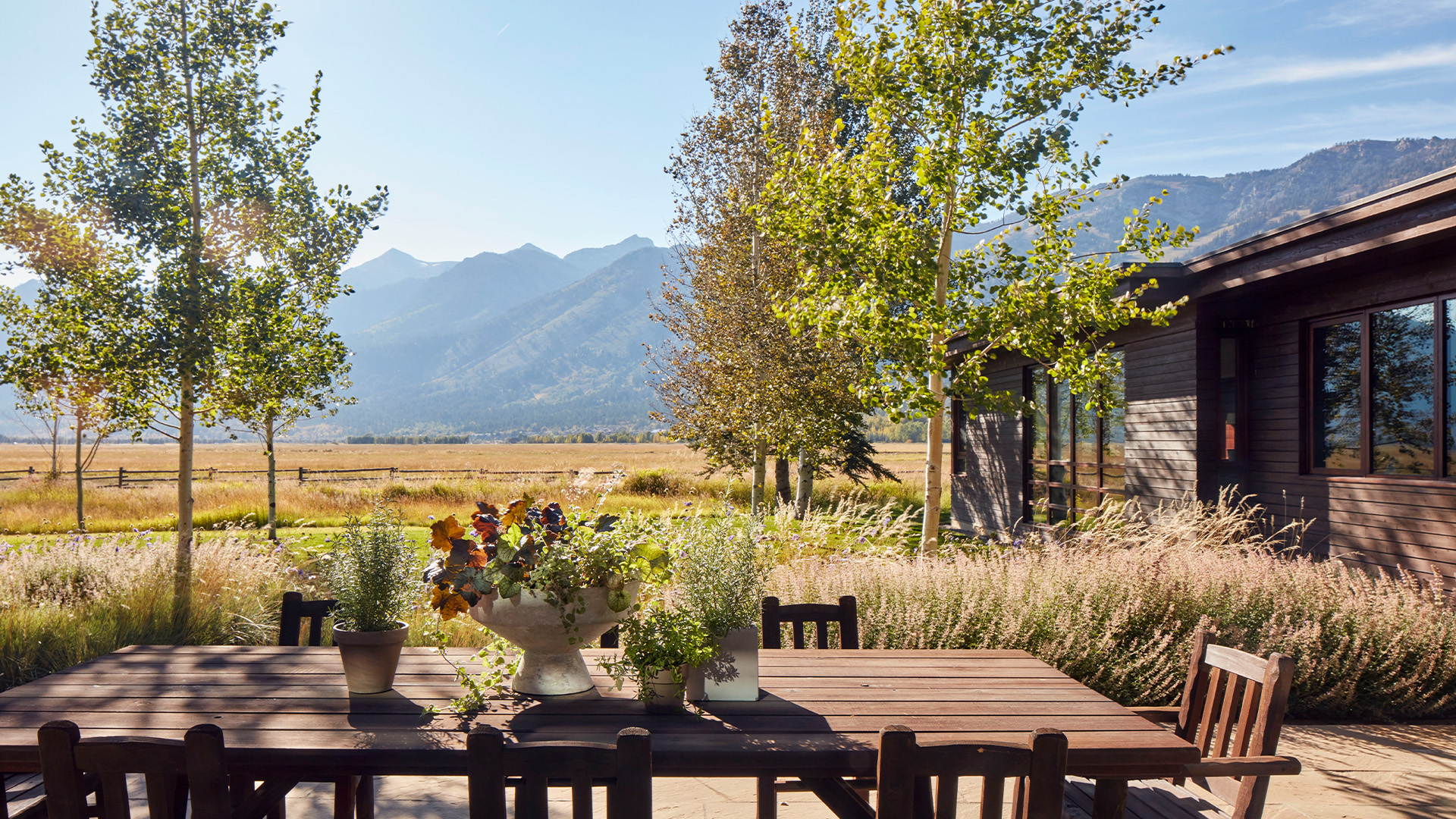 Robbins-Architecture-Jackson-Hole-Retreat-Outdoor-View