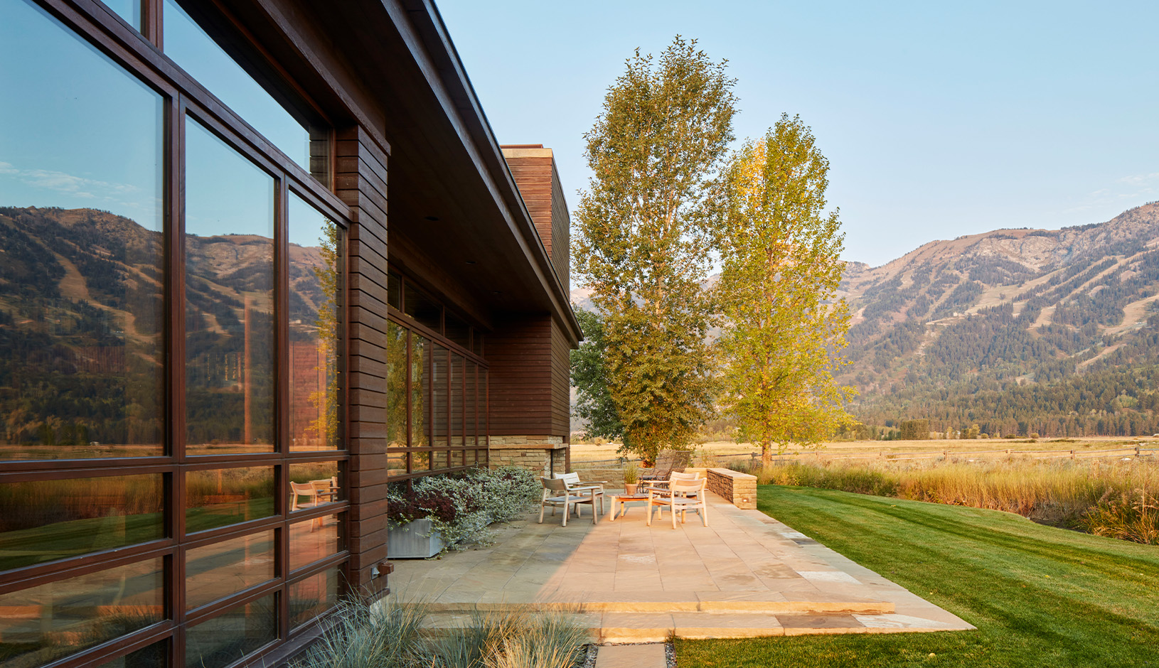 Robbins-Architecture-Jackson-Hole-Retreat-Patio
