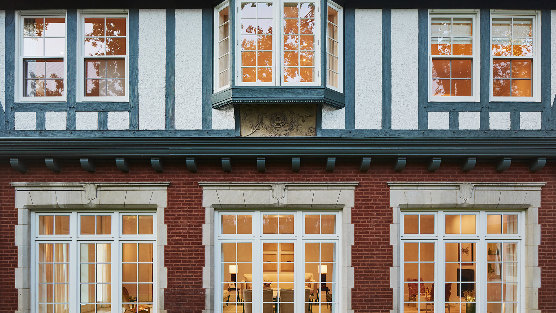 Robbins-Architecture-University-Restoration-Exterior-Windows